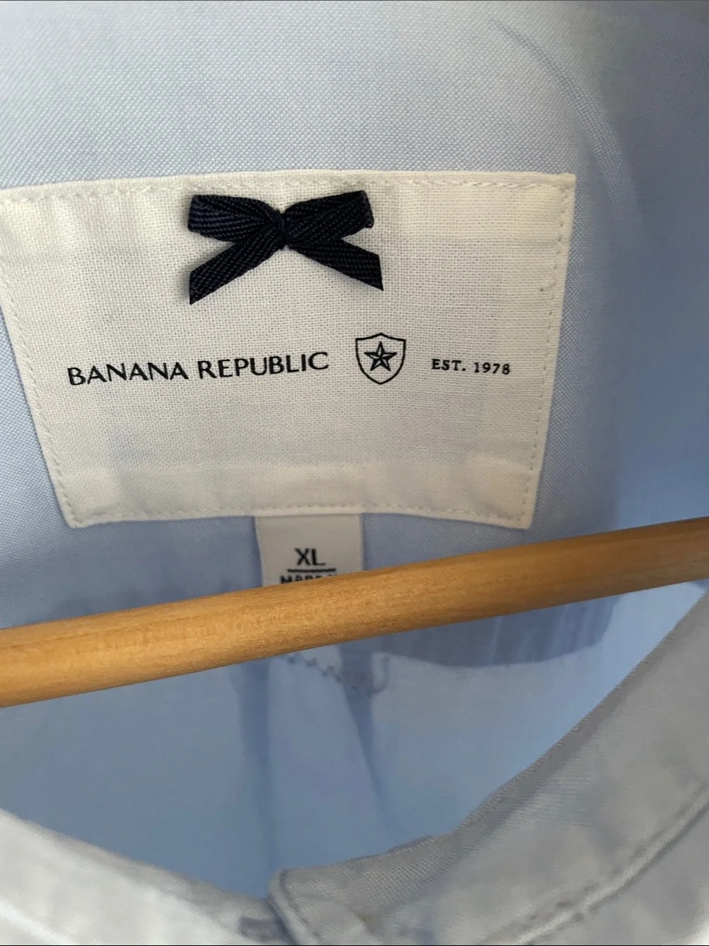 Banana Republic Light Blue Women’s Button-Down Shirt